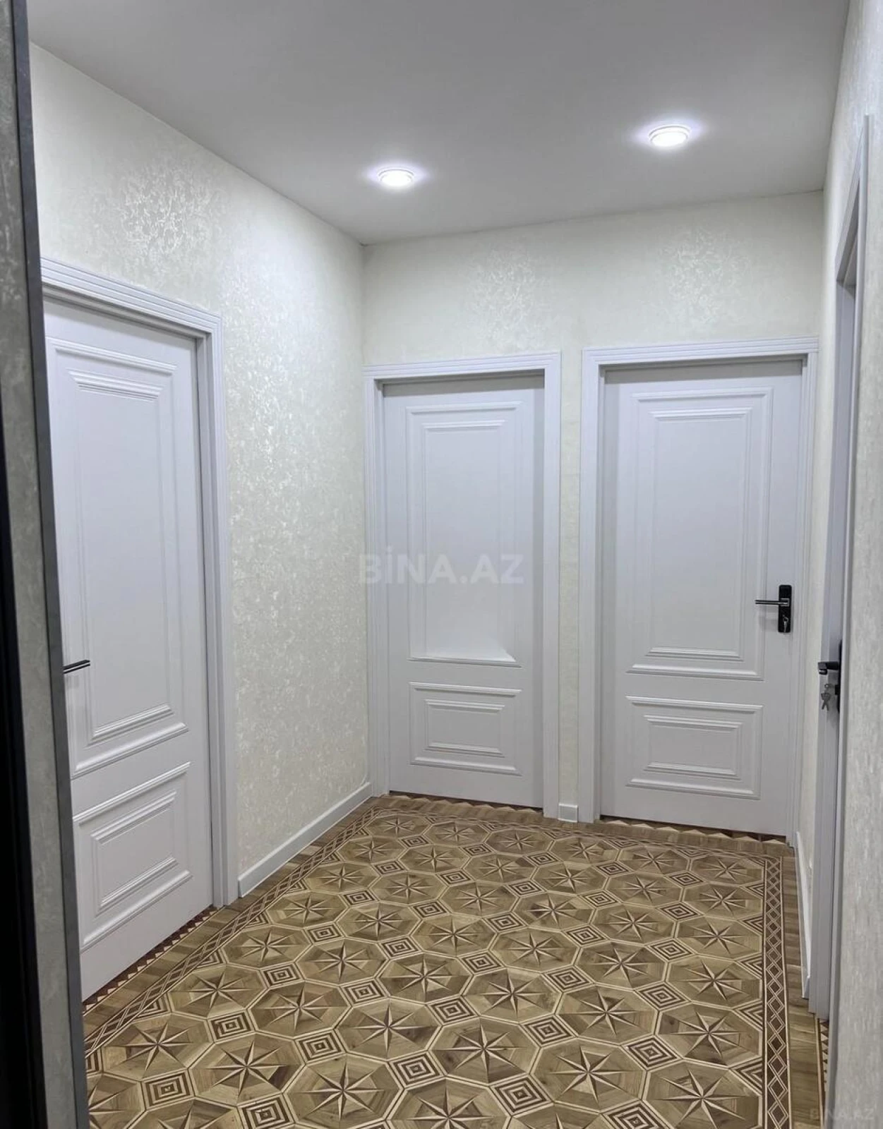 Satılır 4 otaqlı mənzil 100 m²