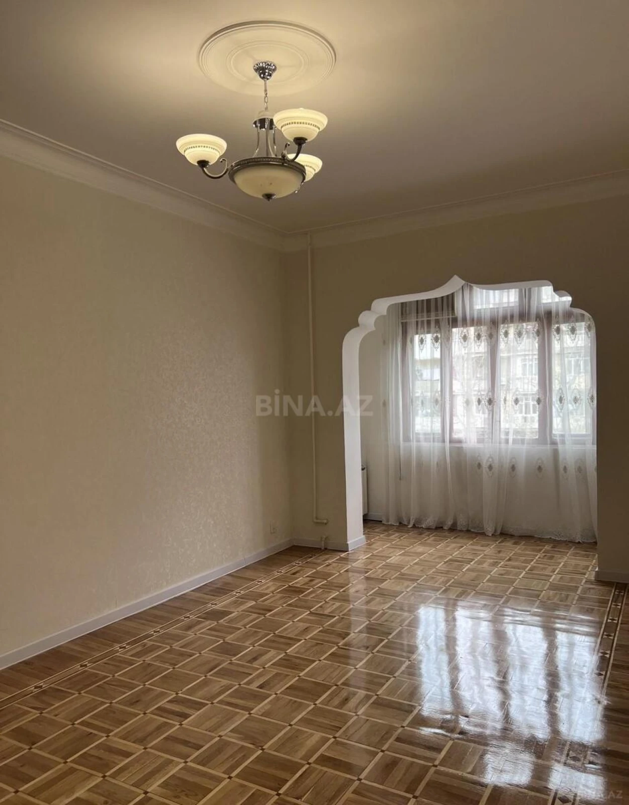 Satılır 4 otaqlı mənzil 100 m²
