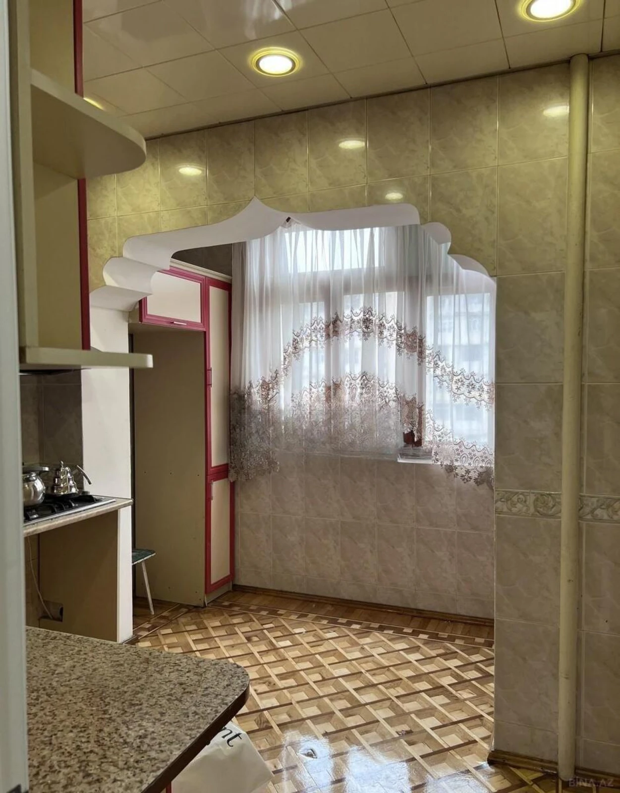 Satılır 4 otaqlı mənzil 100 m²