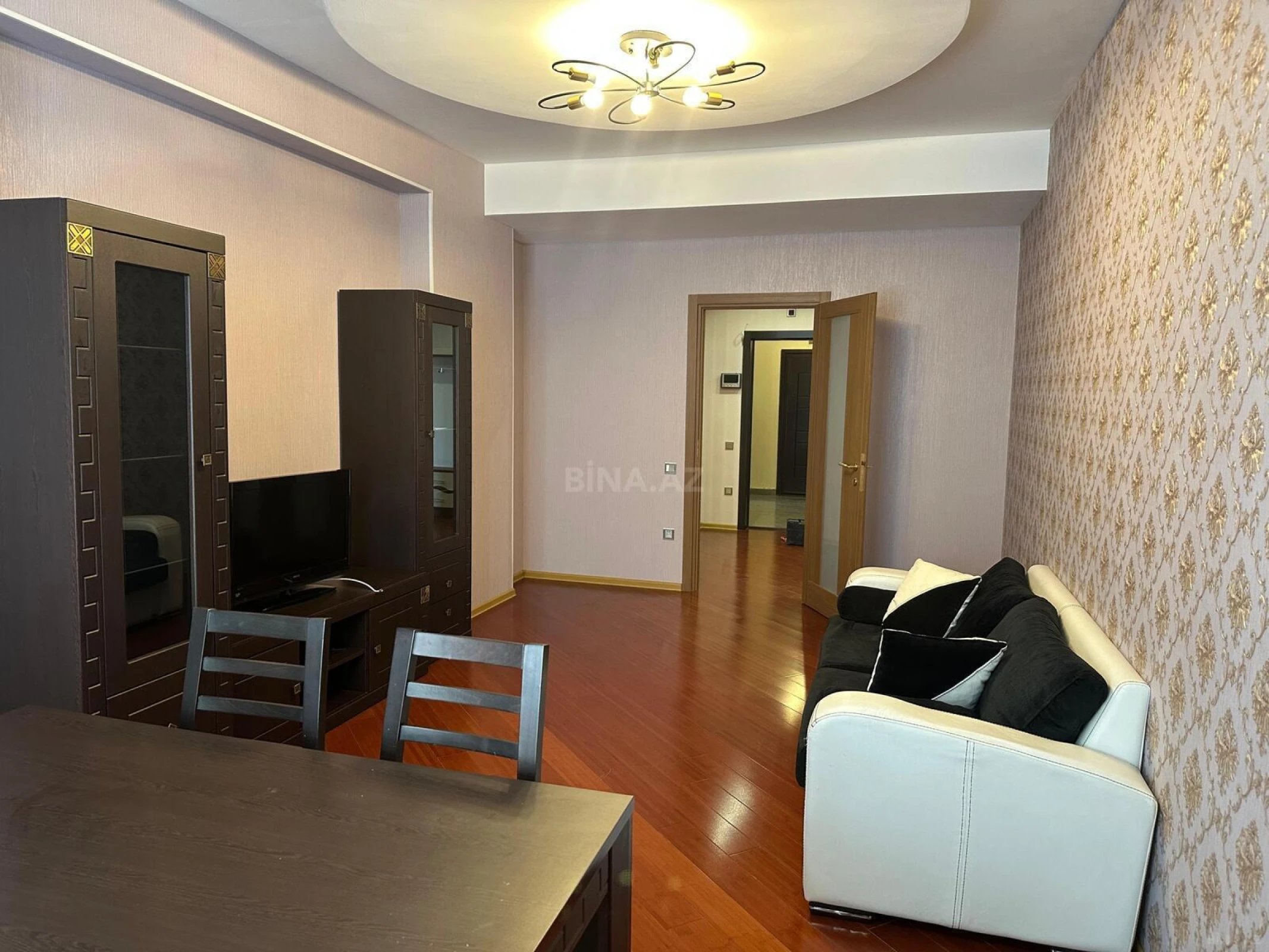 Satılır 2 otaqlı mənzil 95 m²