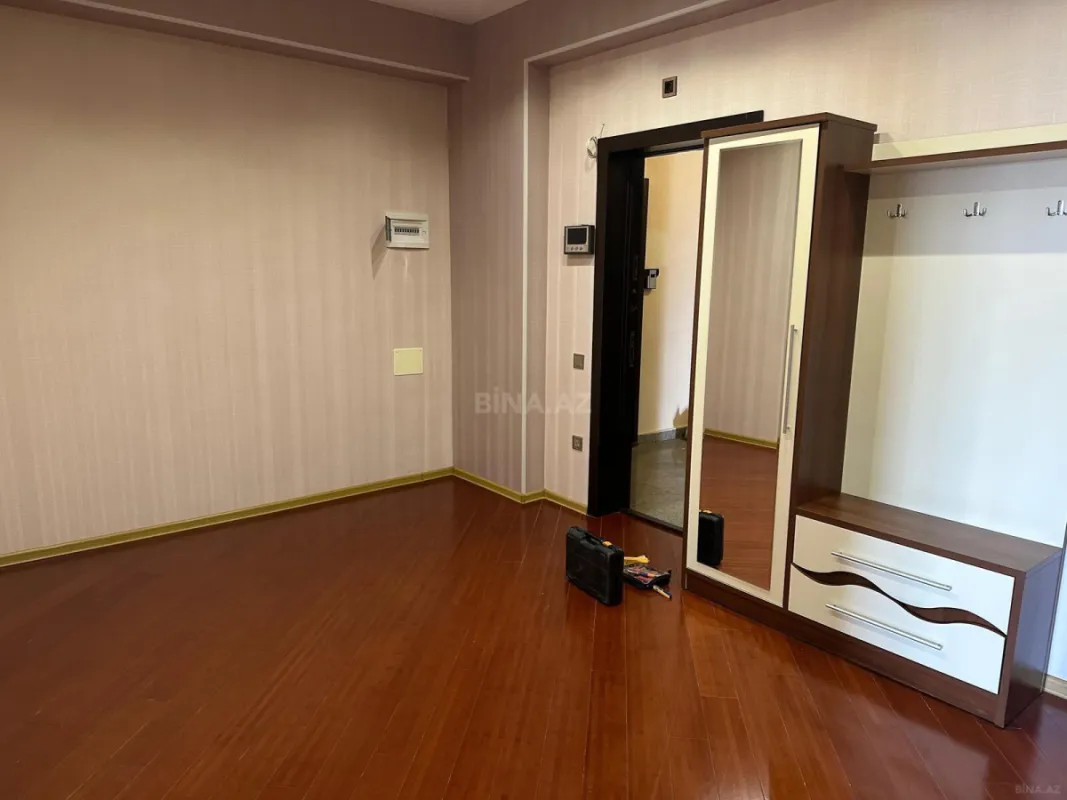Satılır 2 otaqlı mənzil 95 m²