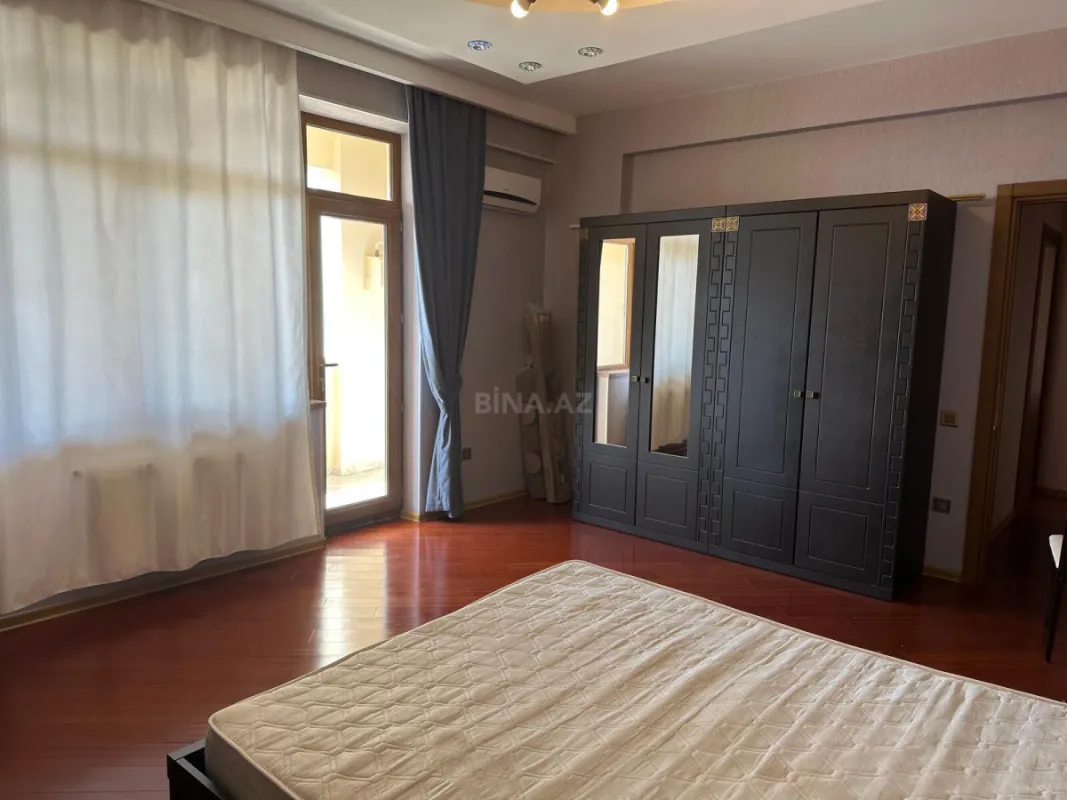 Satılır 2 otaqlı mənzil 95 m²