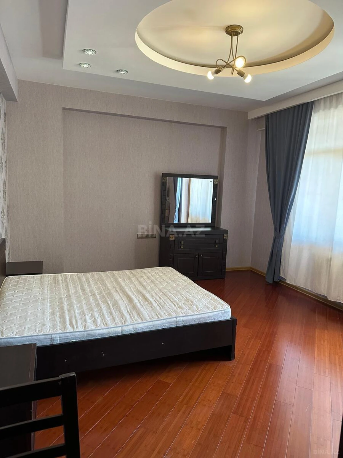 Satılır 2 otaqlı mənzil 95 m²