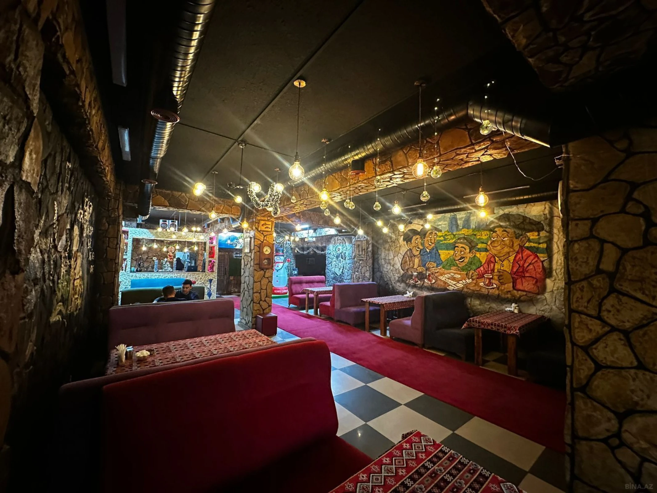 Satılır obyekt 207 m²