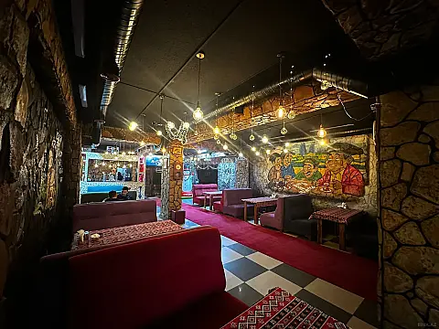 Satılır obyekt 207 m²