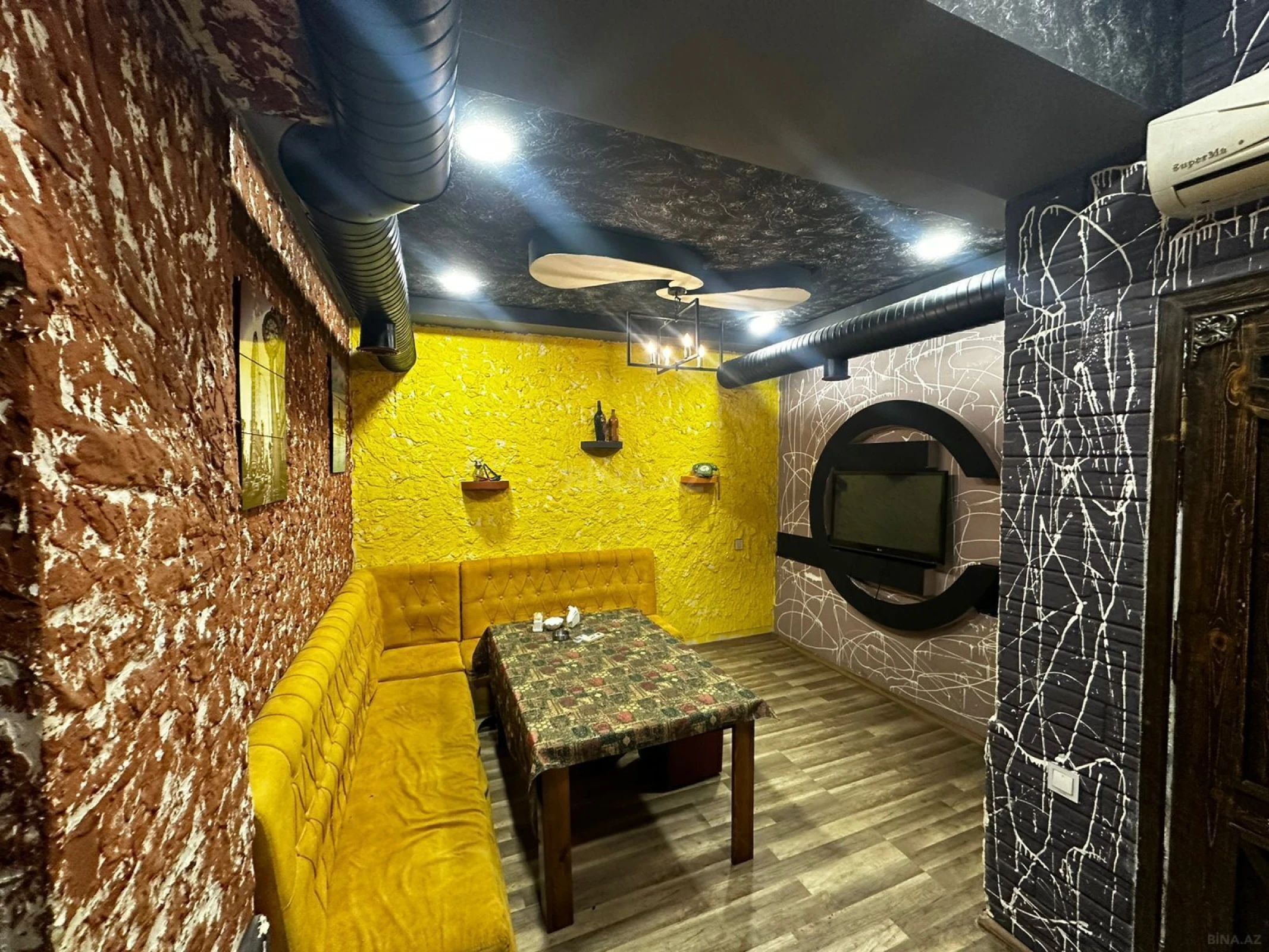 Satılır obyekt 207 m²