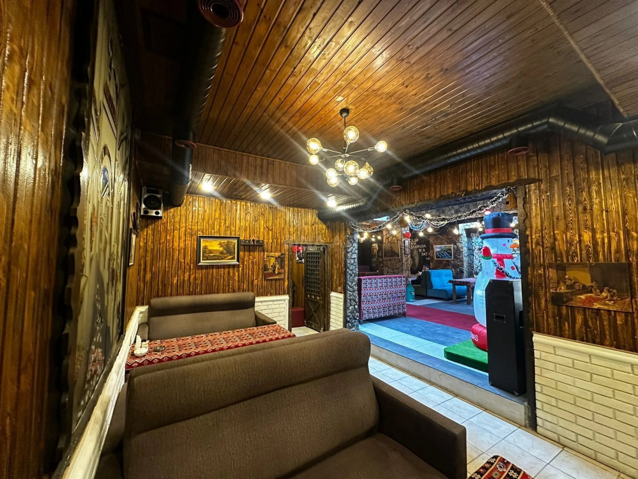 Satılır obyekt 207 m²