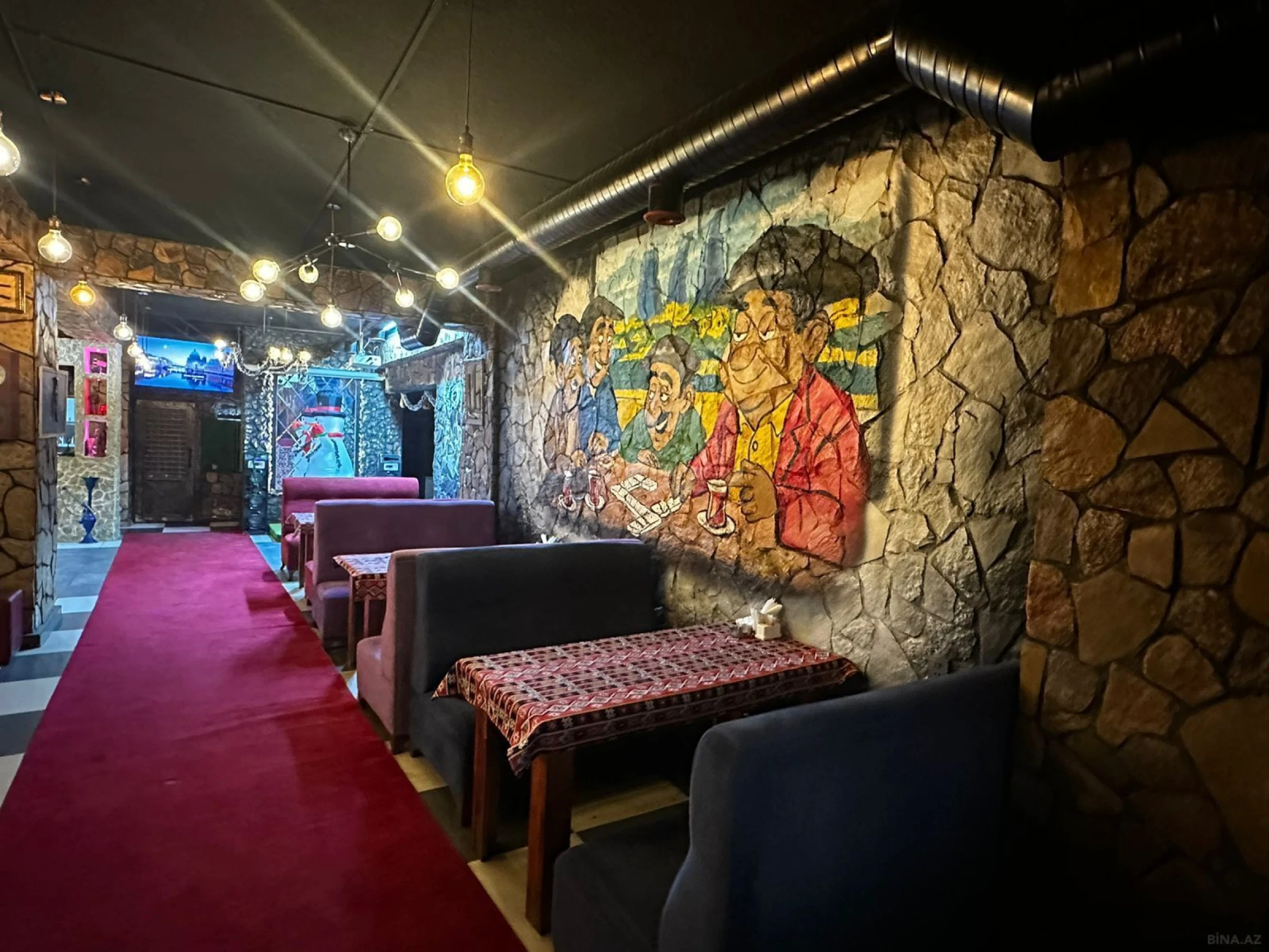 Satılır obyekt 207 m²