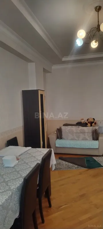 Satılır 2 otaqlı mənzil 61 m²