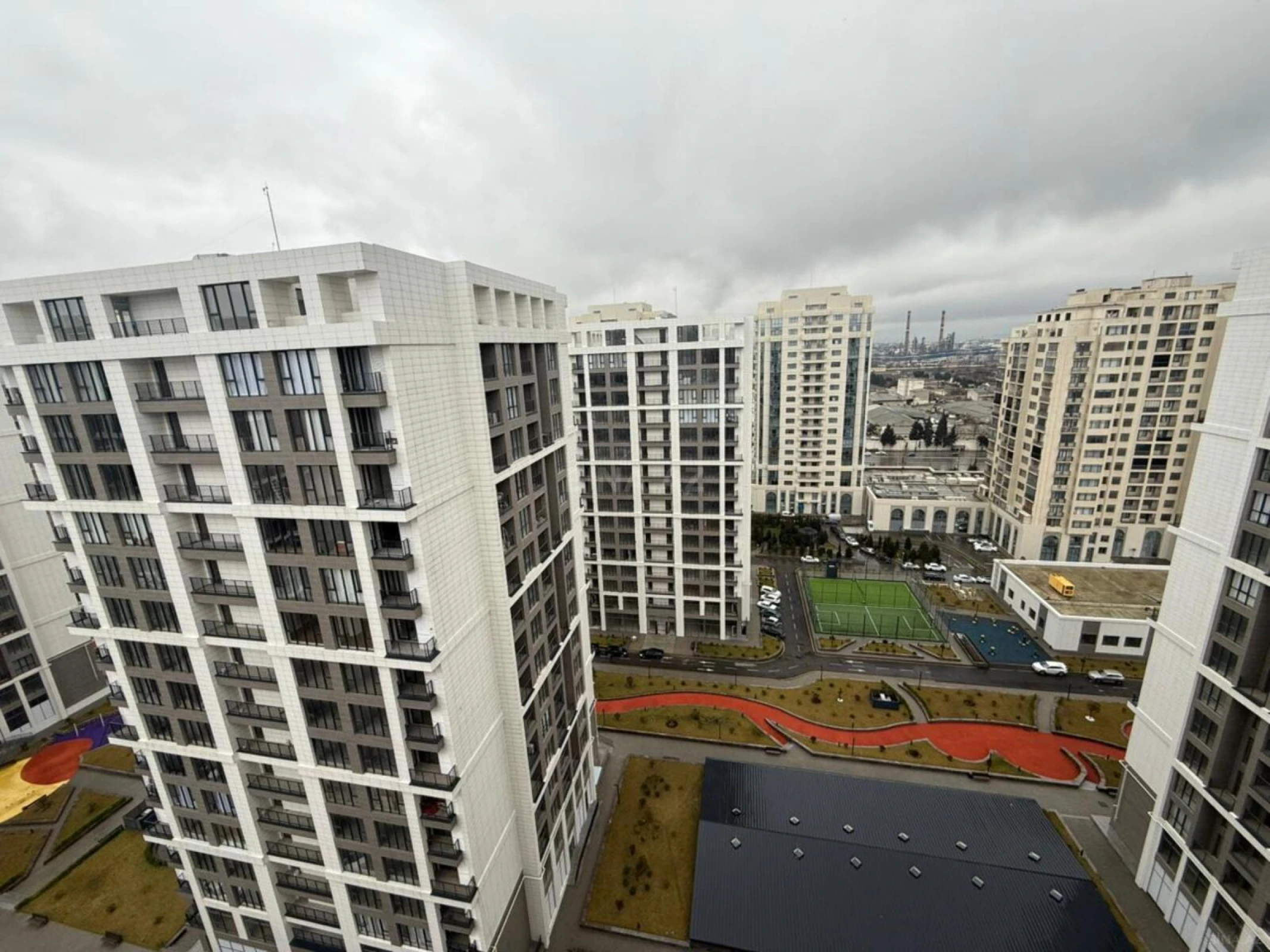 Satılır 2 otaqlı mənzil 73 m²