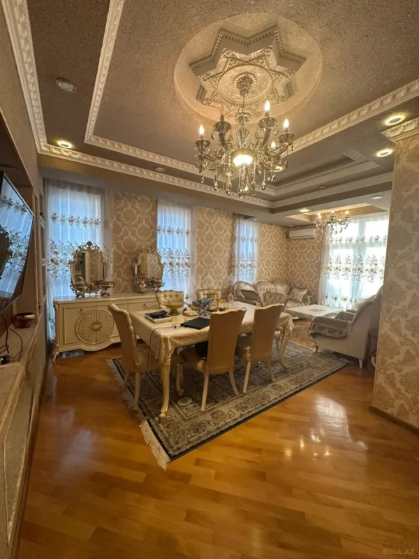 Satılır 5 otaqlı mənzil 152 m²