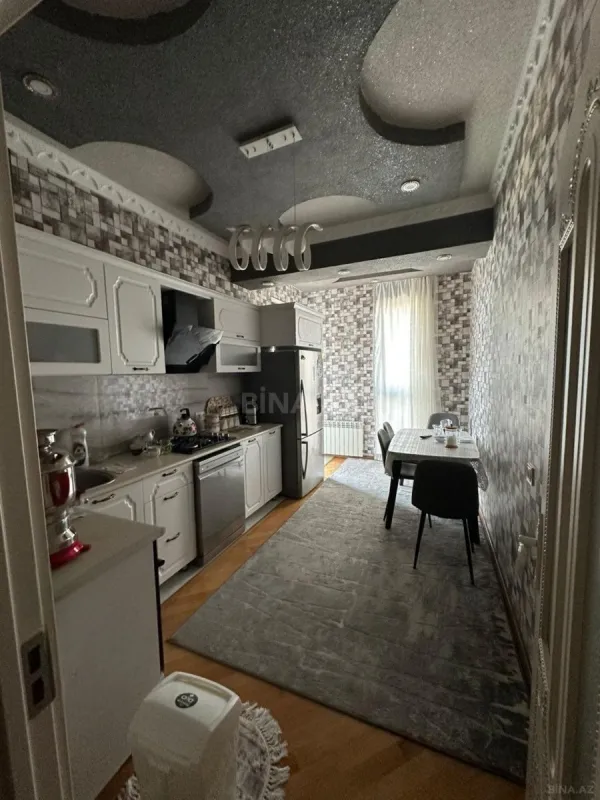 Satılır 5 otaqlı mənzil 152 m²