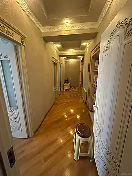Satılır 5 otaqlı mənzil 152 m²