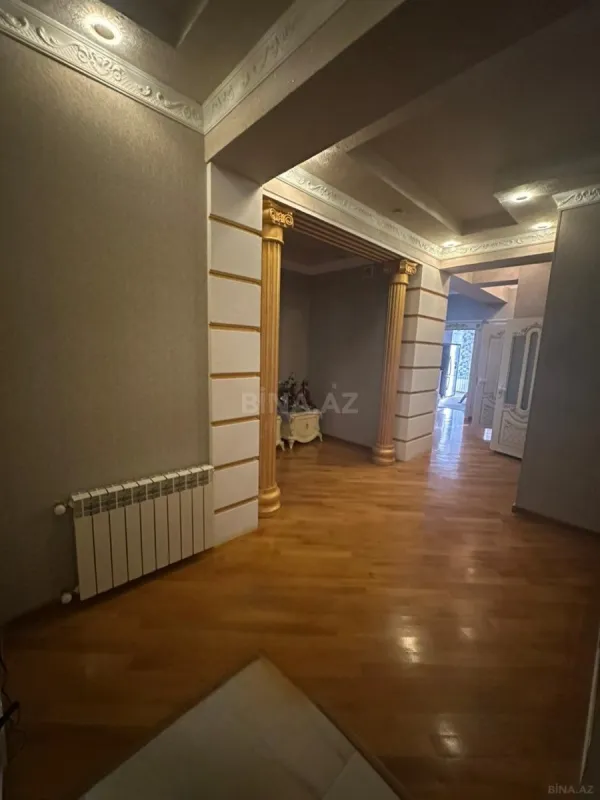 Satılır 5 otaqlı mənzil 152 m²