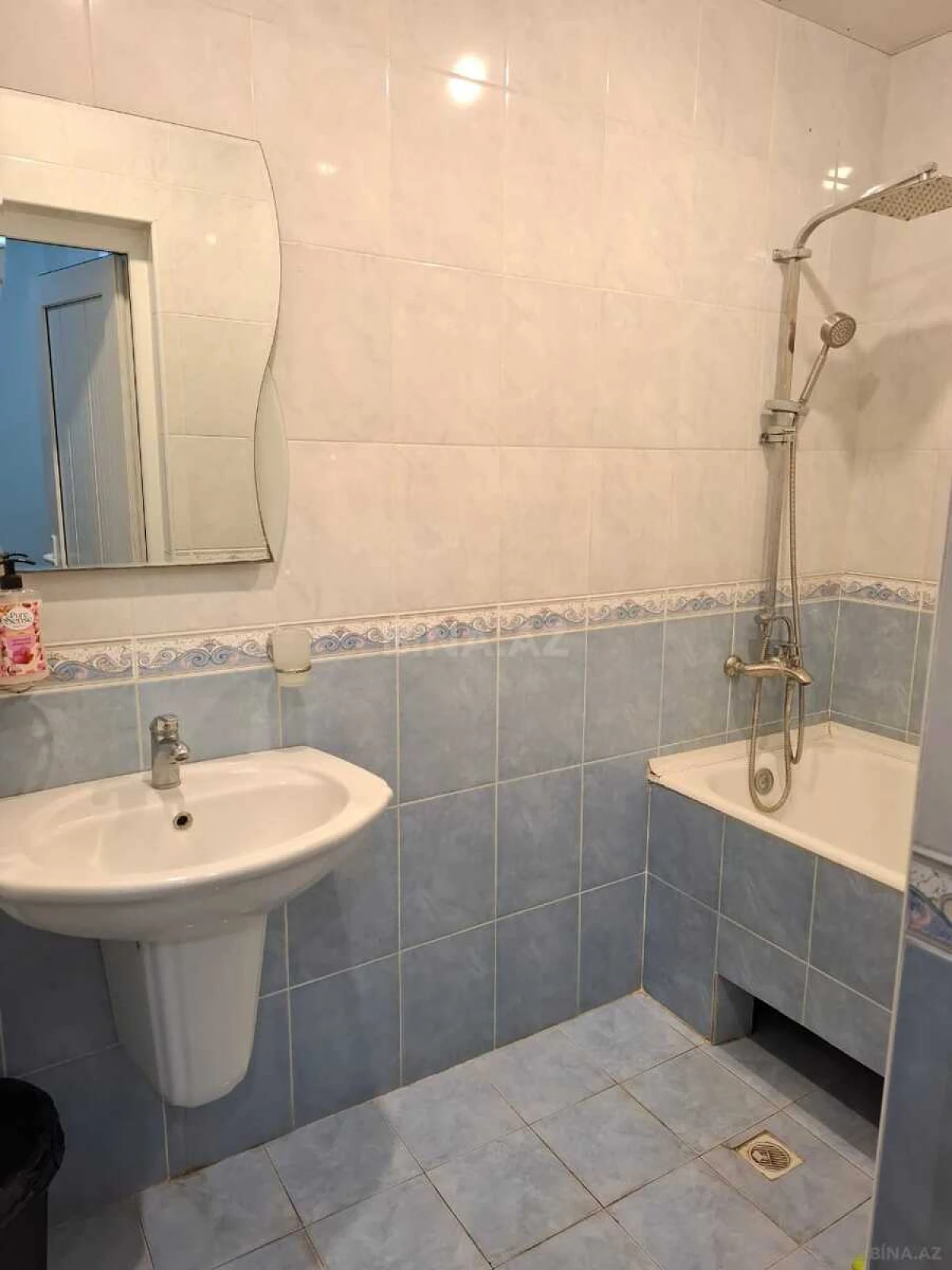 Kirayə verilir 3 otaqlı ofis 85 m²