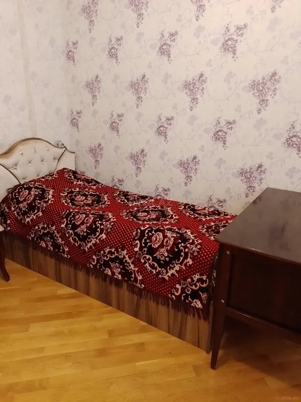 Satılır 3 otaqlı mənzil 130 m²