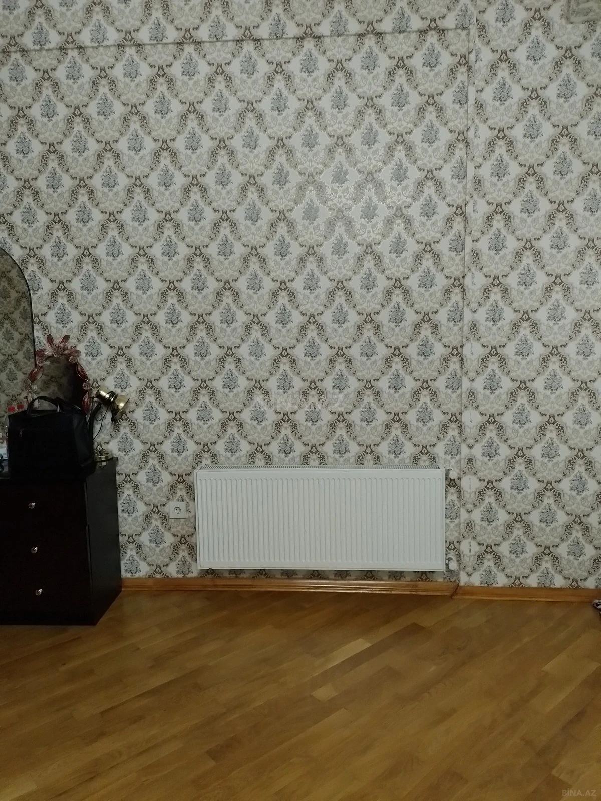 Satılır 3 otaqlı mənzil 130 m²