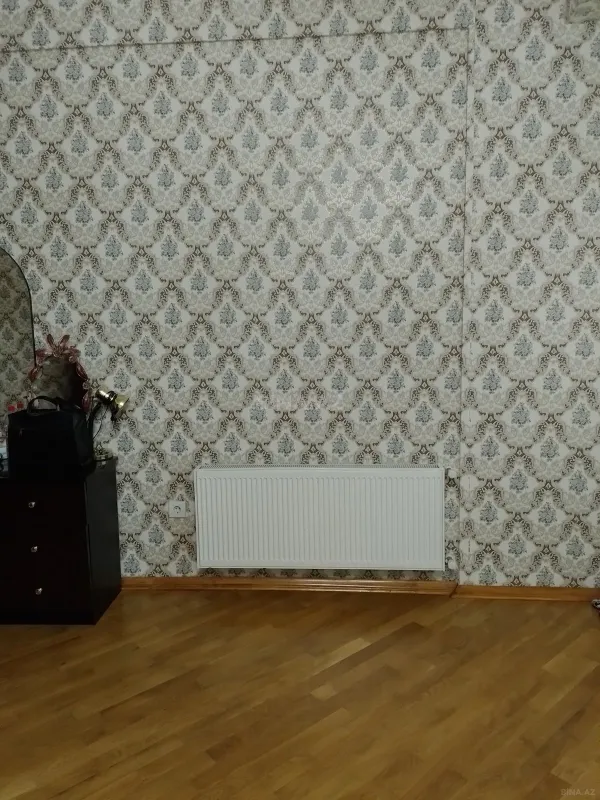 Satılır 3 otaqlı mənzil 130 m²