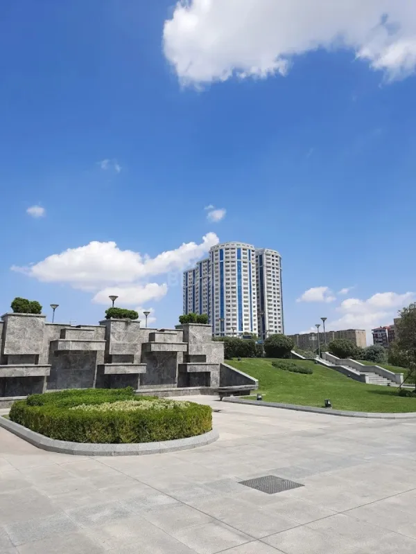 Satılır 3 otaqlı mənzil 130 m²