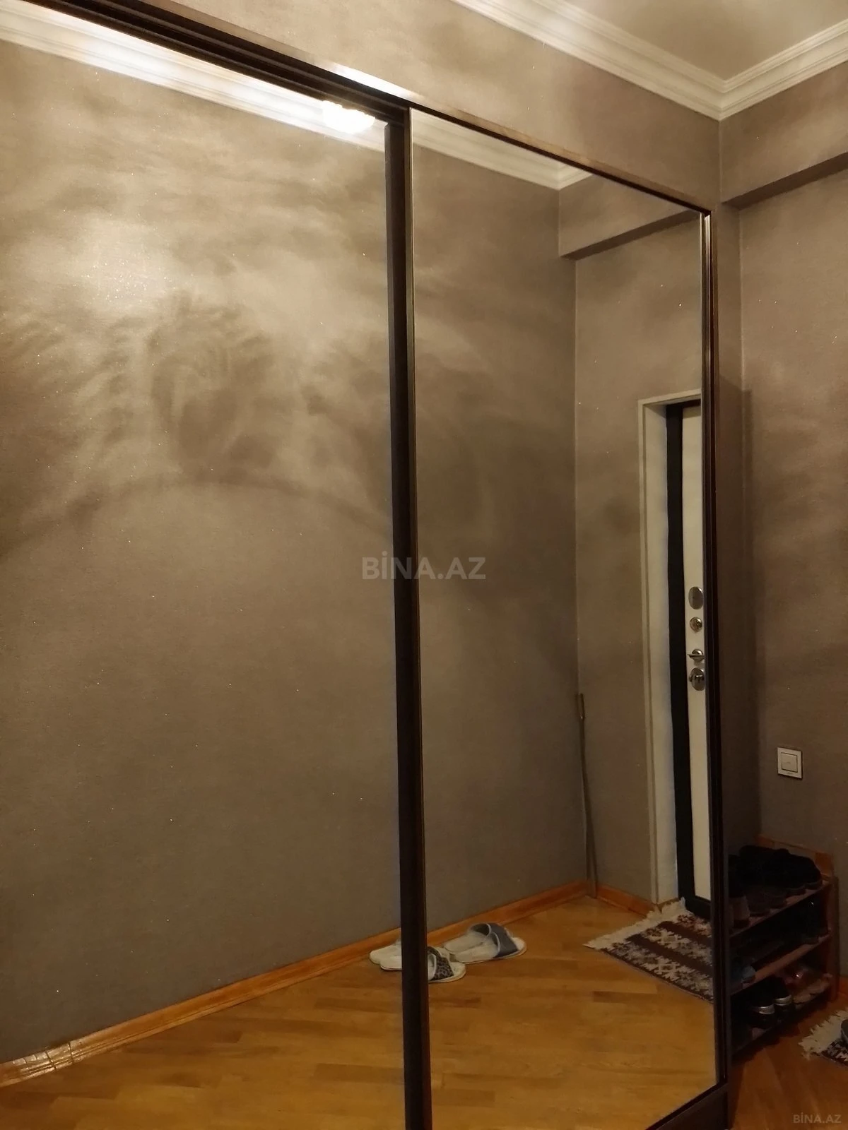 Satılır 3 otaqlı mənzil 130 m²