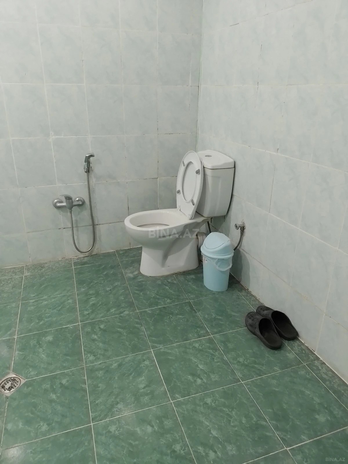 Satılır 3 otaqlı mənzil 130 m²