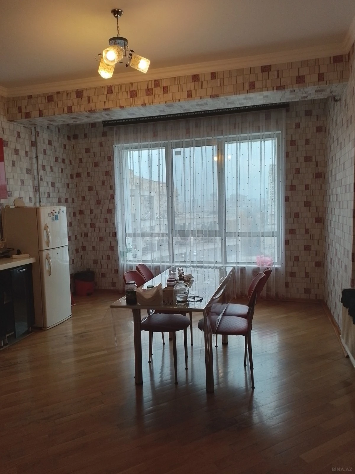 Satılır 3 otaqlı mənzil 130 m²