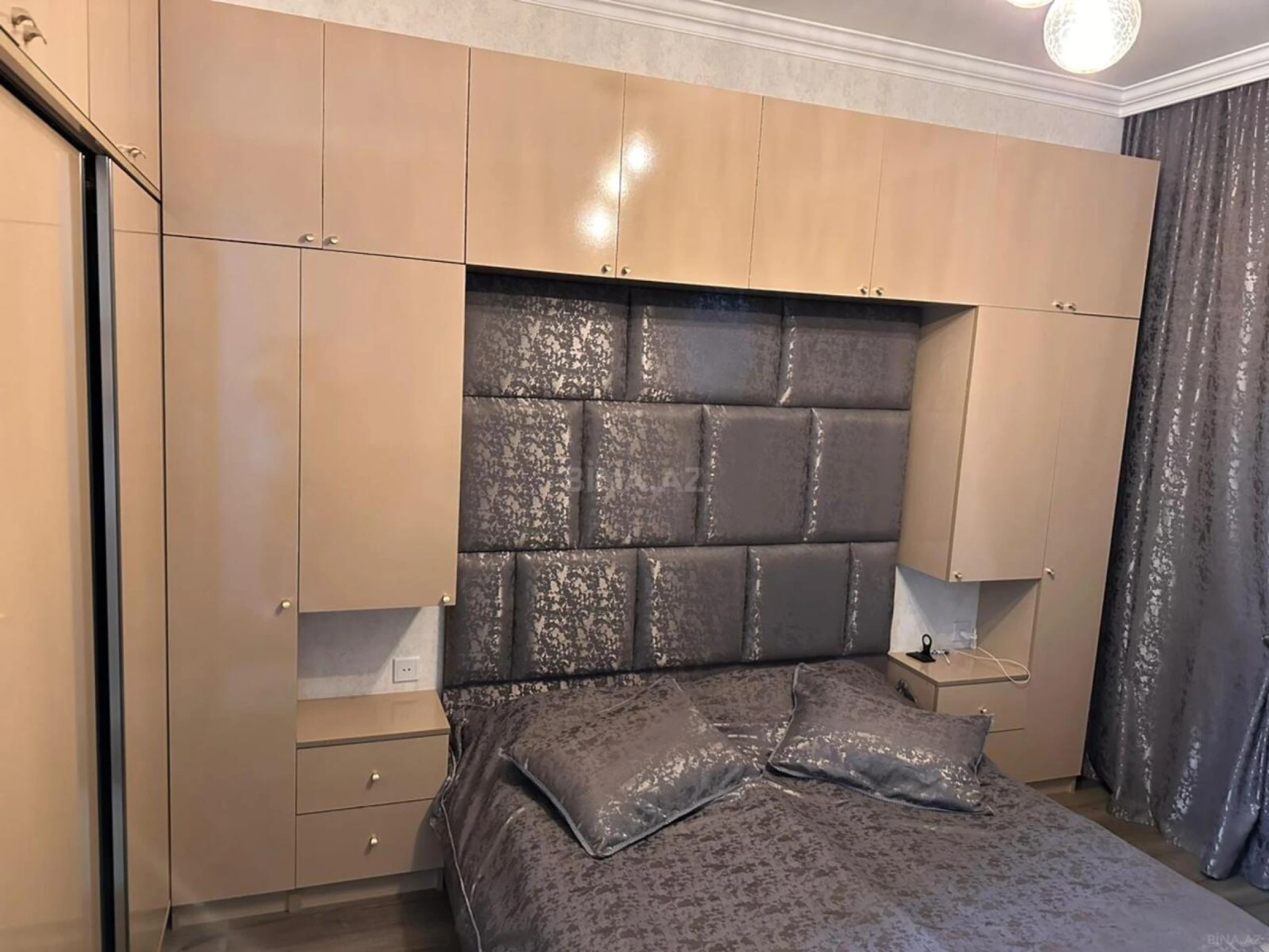 Satılır 3 otaqlı mənzil 107 m²
