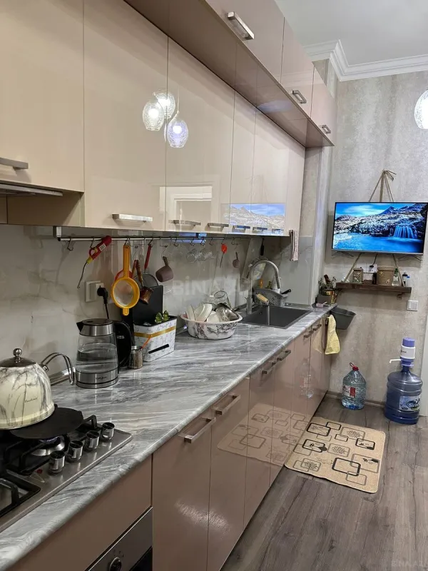 Satılır 3 otaqlı mənzil 107 m²