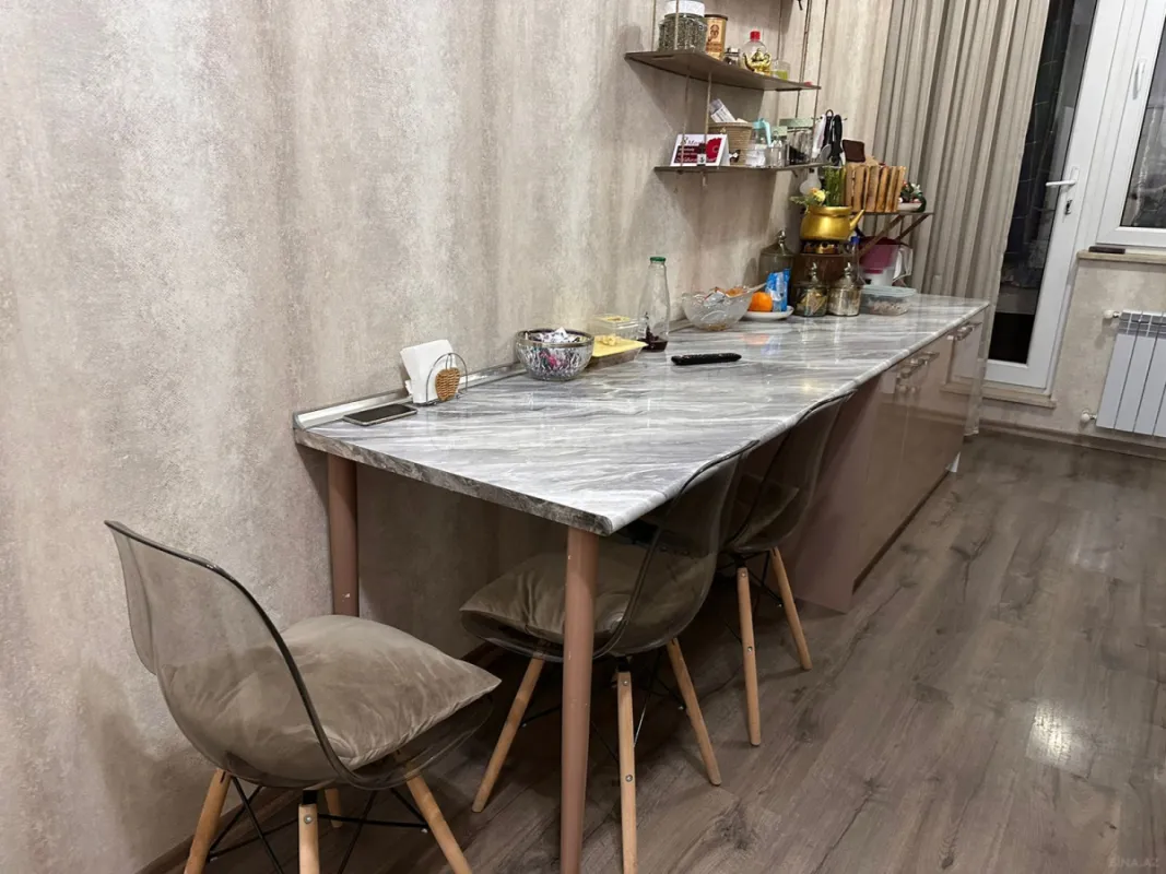 Satılır 3 otaqlı mənzil 107 m²