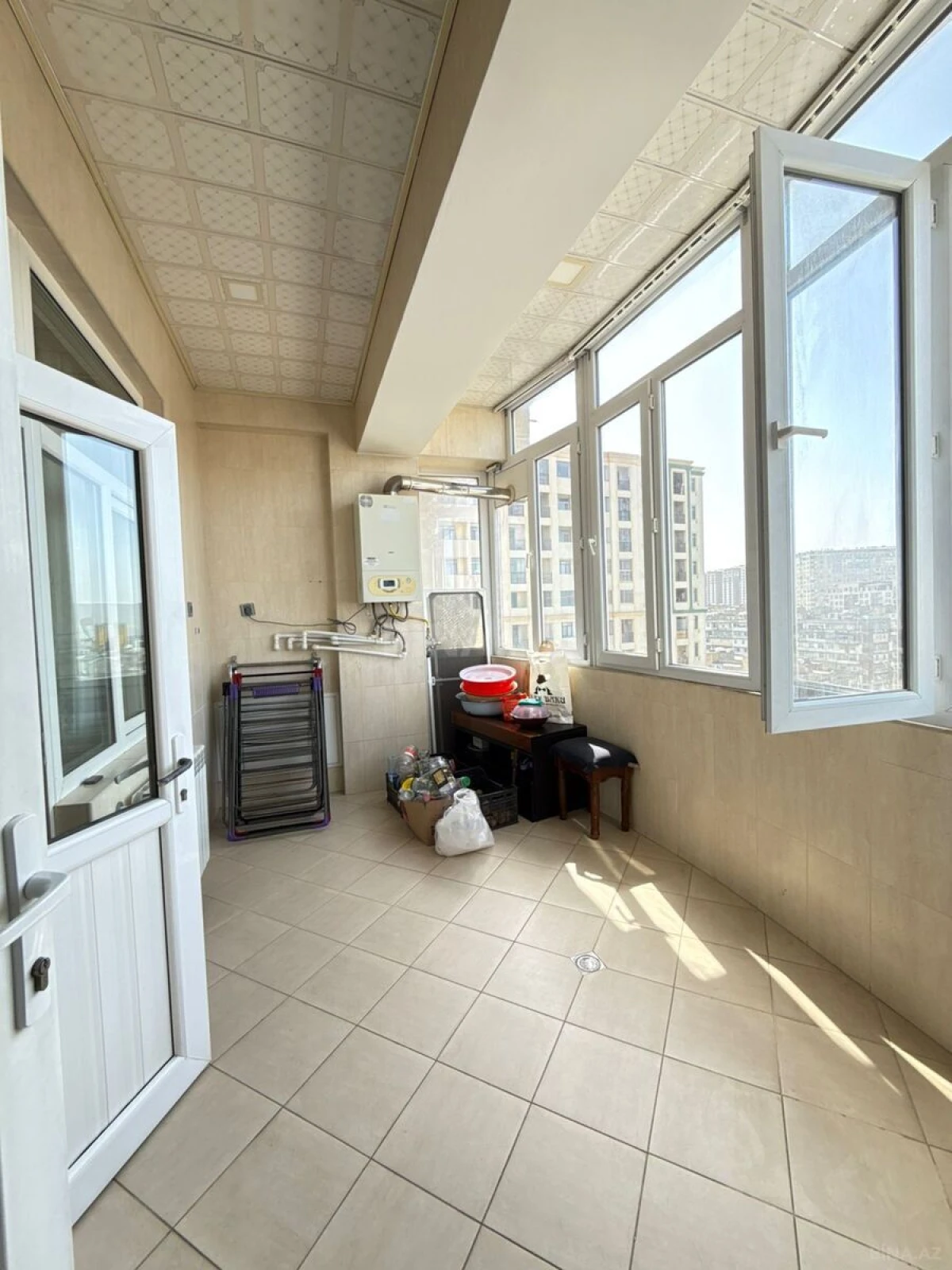 Satılır 3 otaqlı mənzil 127 m²