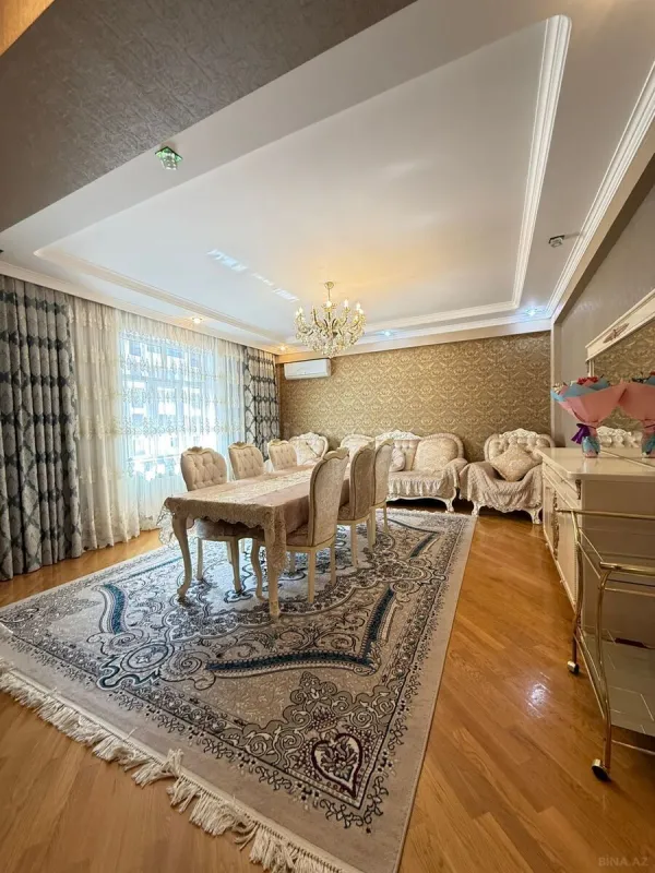 Satılır 3 otaqlı mənzil 127 m²