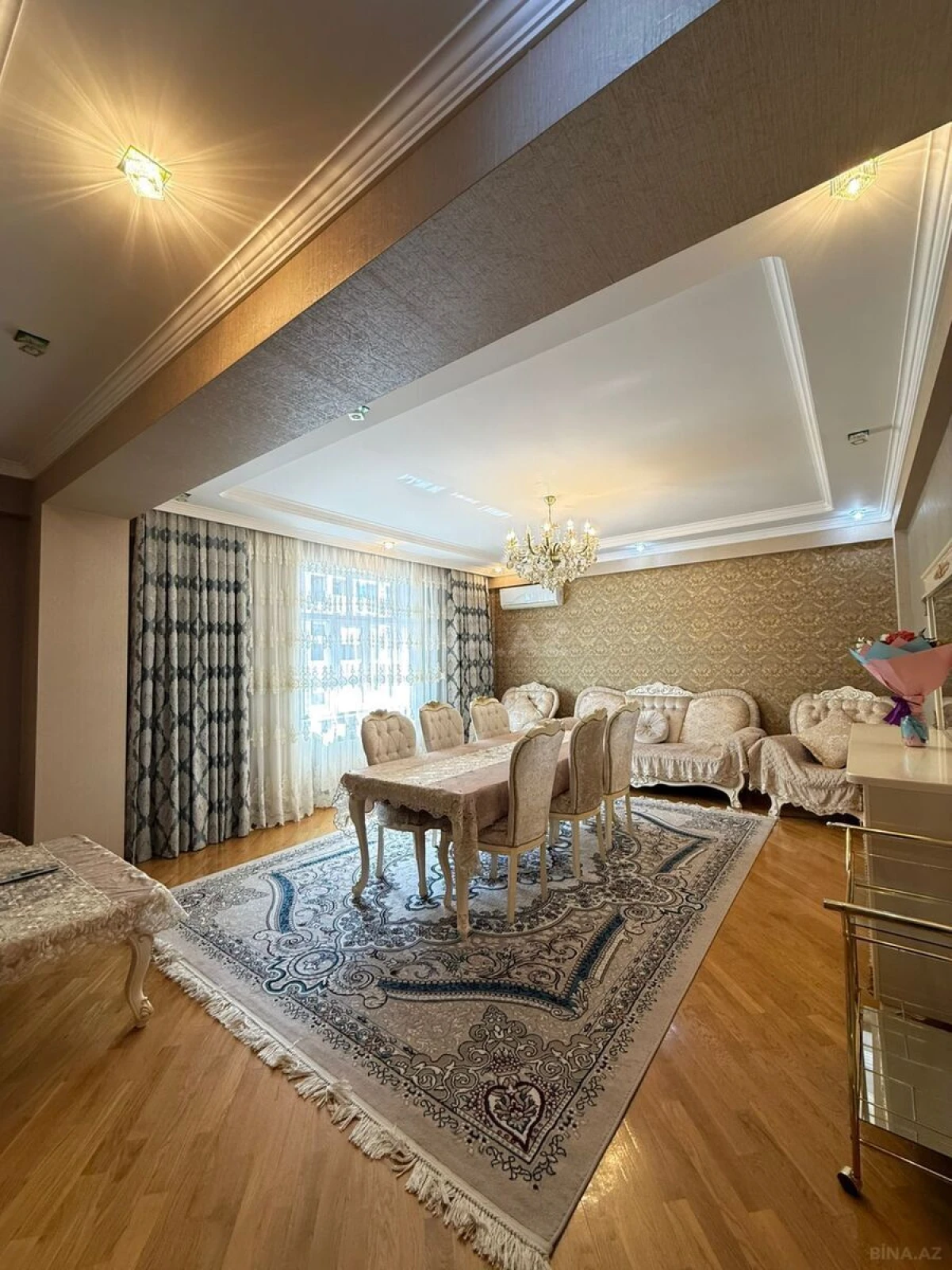 Satılır 3 otaqlı mənzil 127 m²