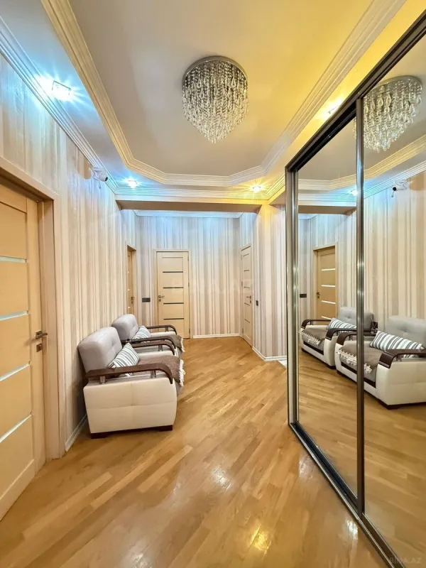 Satılır 3 otaqlı mənzil 127 m²
