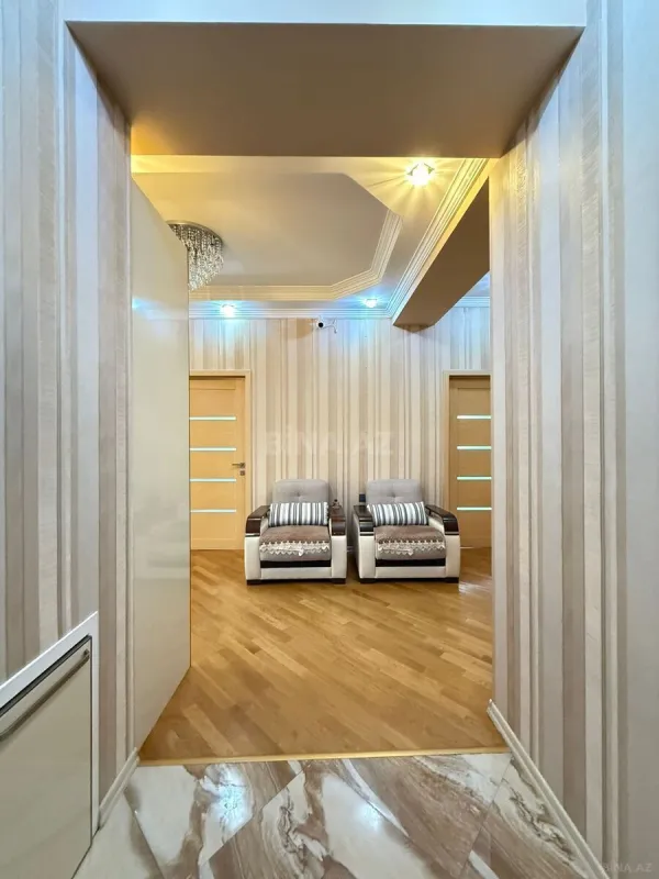 Satılır 3 otaqlı mənzil 127 m²