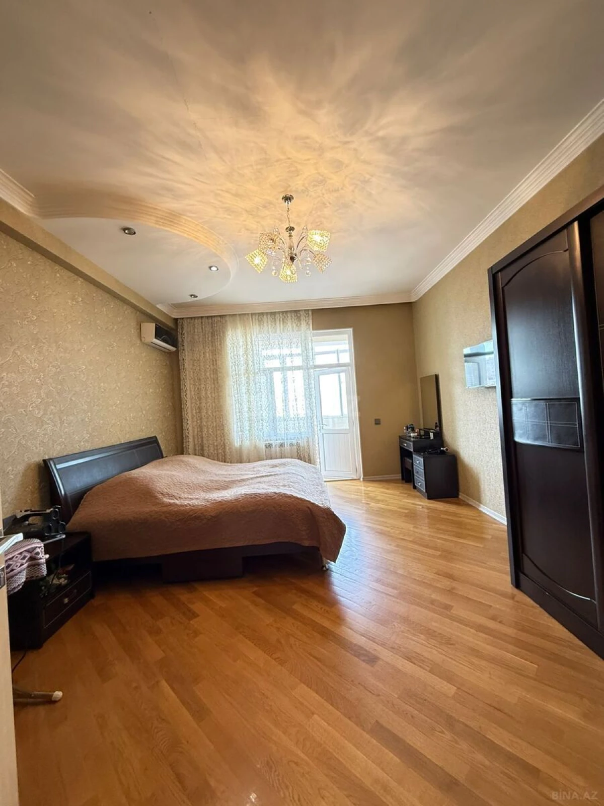 Satılır 3 otaqlı mənzil 127 m²