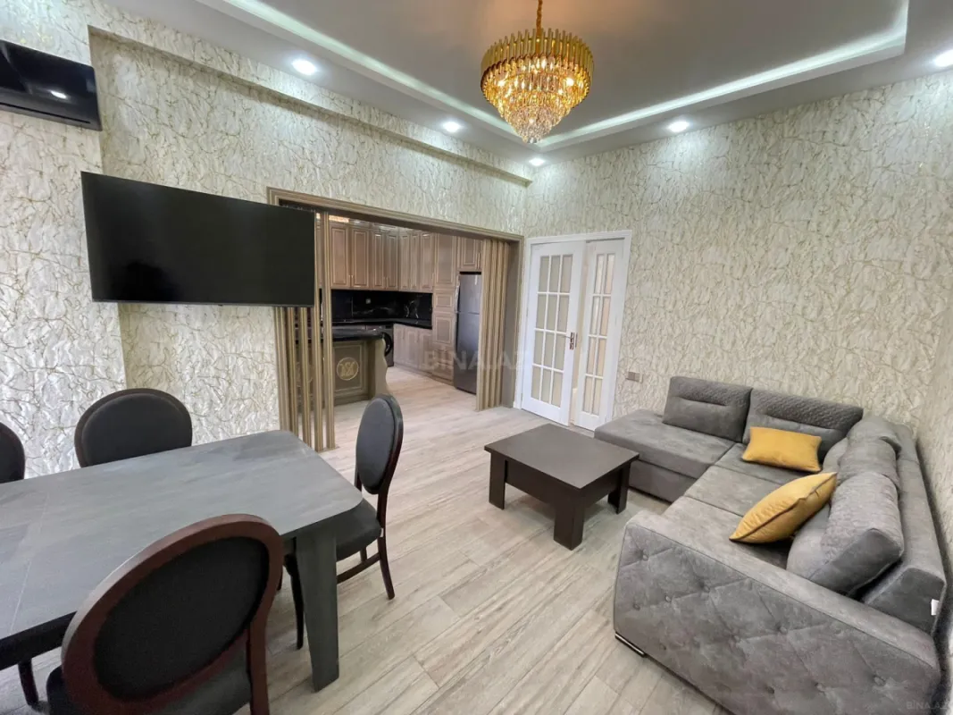 Kirayə verilir 2 otaqlı mənzil 90 m²