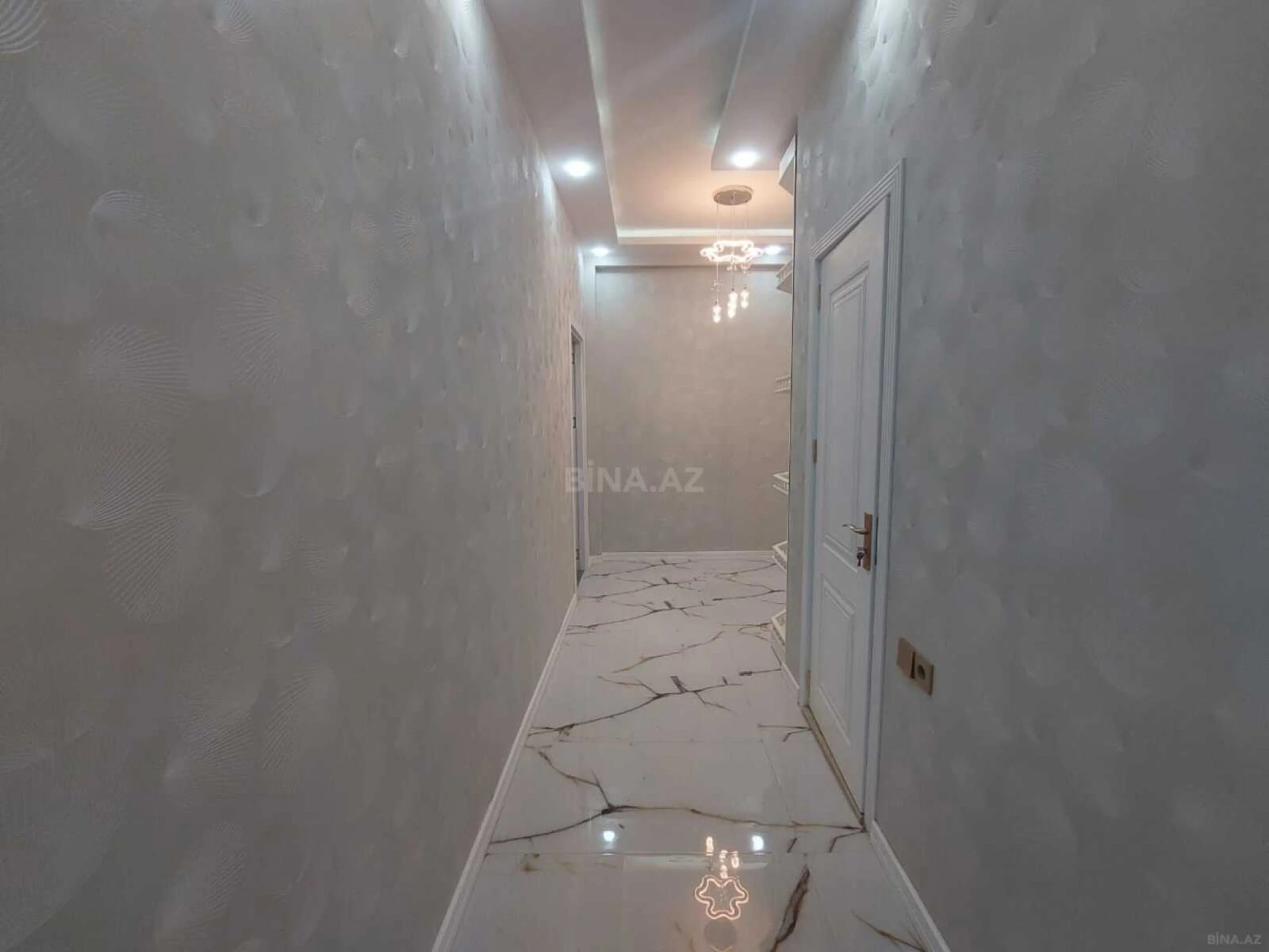 Kirayə verilir 2 otaqlı mənzil 90 m²