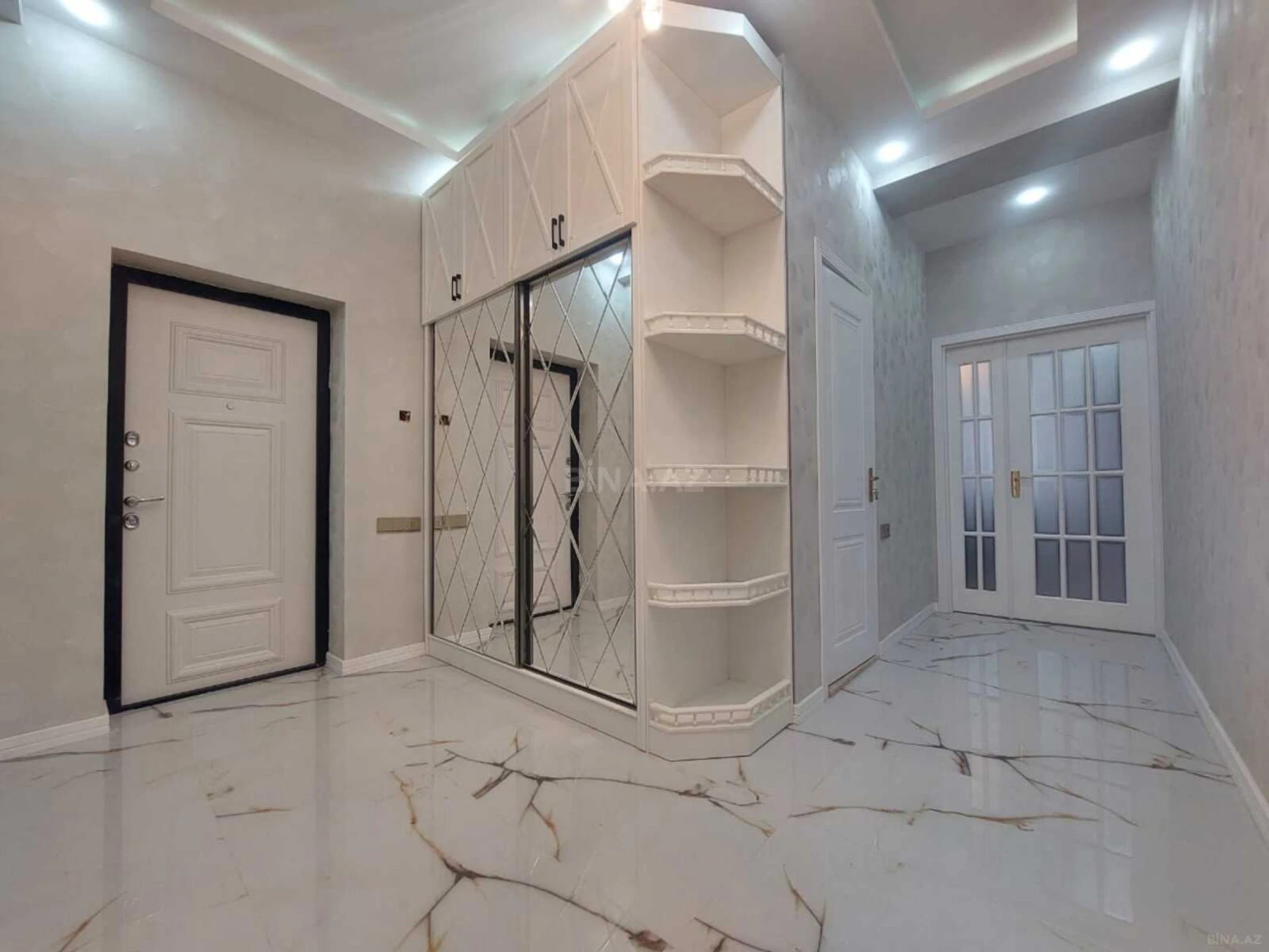 Kirayə verilir 2 otaqlı mənzil 90 m²
