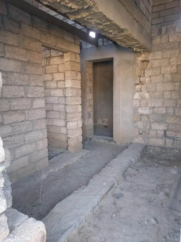 Satılır 8 otaqlı həyət evi 350 m²