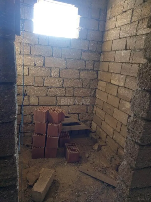 Satılır 8 otaqlı həyət evi 350 m²