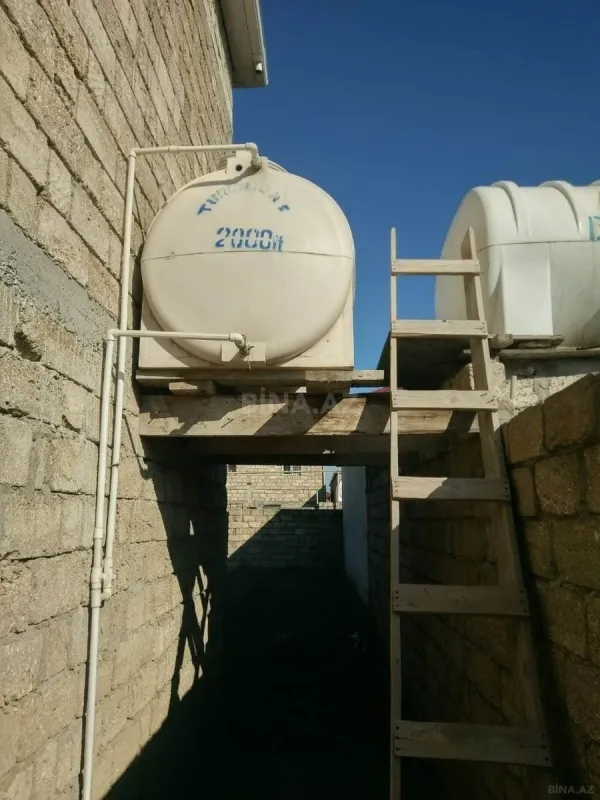 Satılır 8 otaqlı həyət evi 350 m²