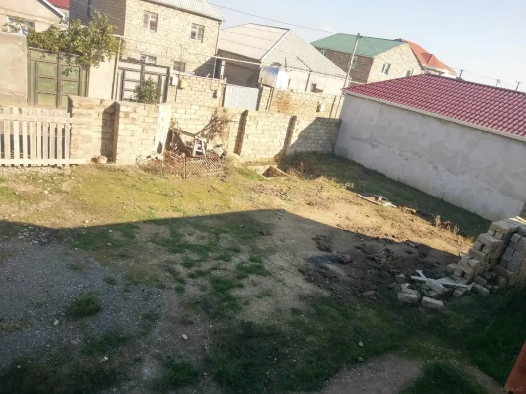 Satılır 8 otaqlı həyət evi 350 m²