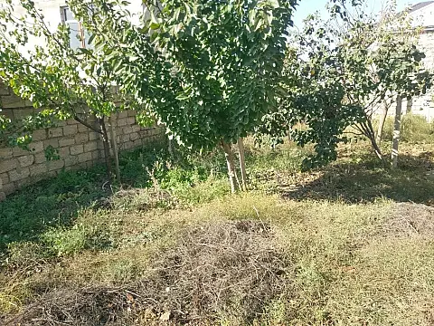 Satılır 8 otaqlı həyət evi 350 m²