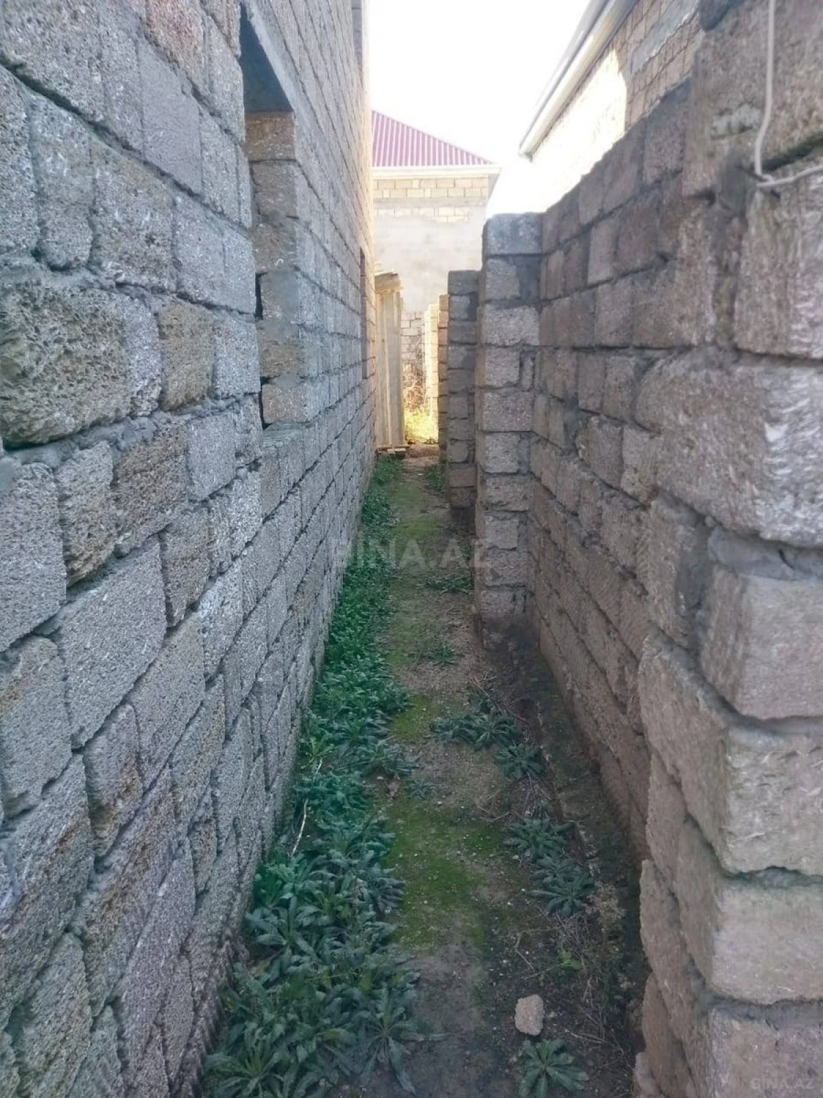 Satılır 8 otaqlı həyət evi 350 m²