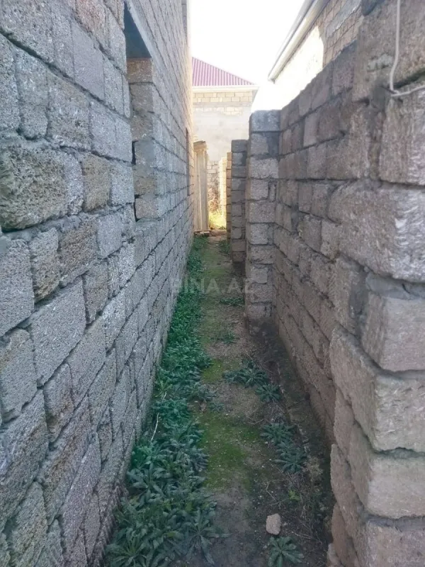Satılır 8 otaqlı həyət evi 350 m²