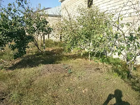 Satılır 8 otaqlı həyət evi 350 m²