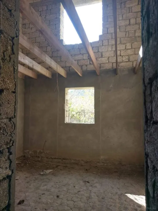 Satılır 8 otaqlı həyət evi 350 m²