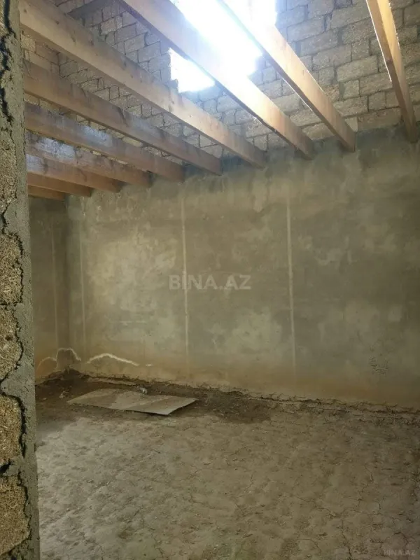 Satılır 8 otaqlı həyət evi 350 m²