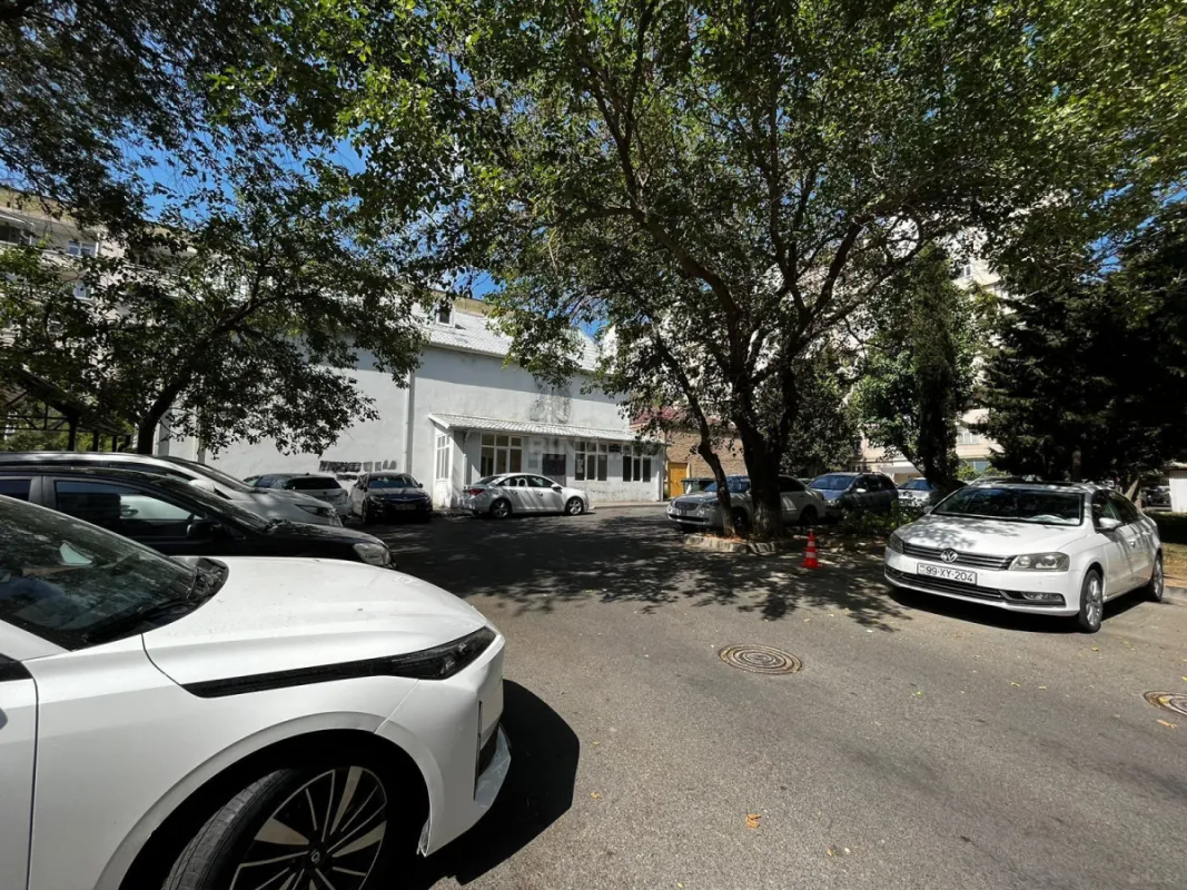 Satılır 4 otaqlı mənzil 100 m²