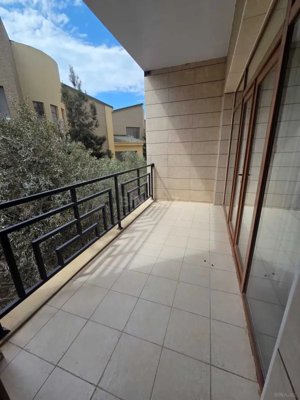 Kirayə verilir 3 otaqlı mənzil 160 m²